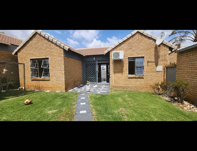 2 BEDROOM SIMPLEX SOLD IN HALFWAY GARDENS